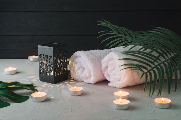 Aromatherapy Massage Essential Oils in Delhi